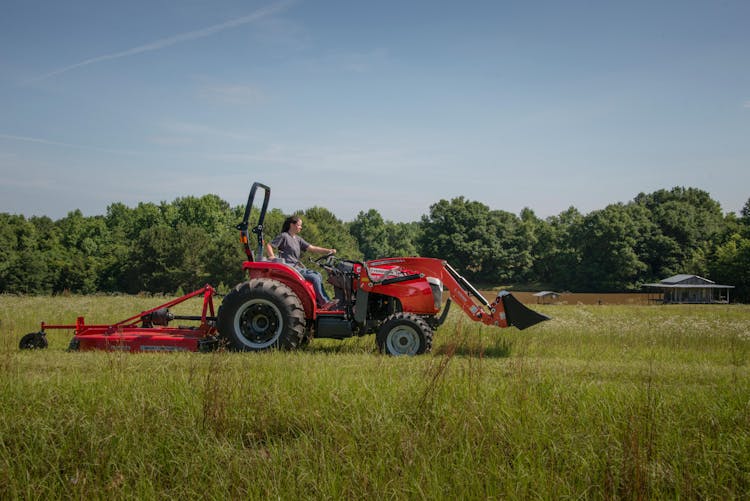 Massey Ferguson Continues “Year of the Utility Tractor” With 2700E Series
