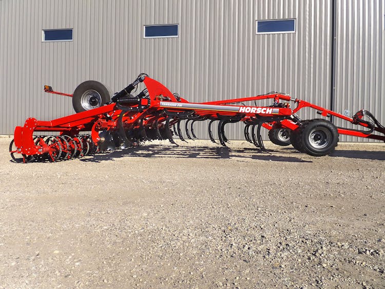 New Horsch Terrano FM Features Maximum Residue Flow and Complete Shatter of Soil