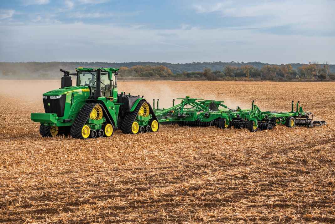 John Deere Unveils 2026 Technologies With Sprayer, Planter, Combine