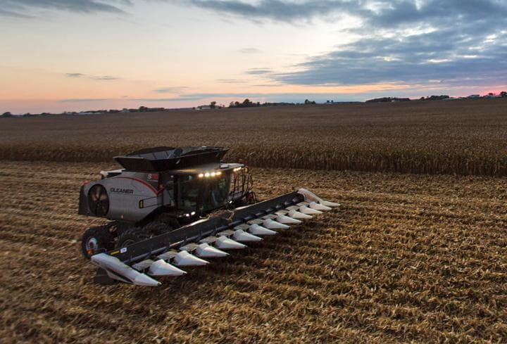 AGCO Unveils Upgraded Gleaner 2015 S8 Super Series Combines