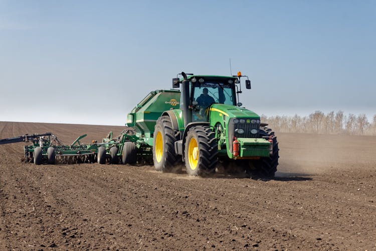 Top Farming Equipment and Manufacturers for Precision Planters and Agricultural Seeders