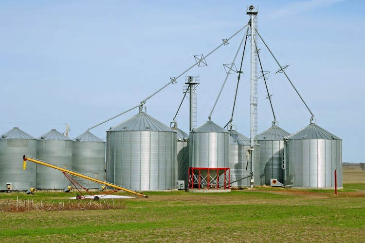 Grain Storage: Advantages To On-Farm Grain Bins