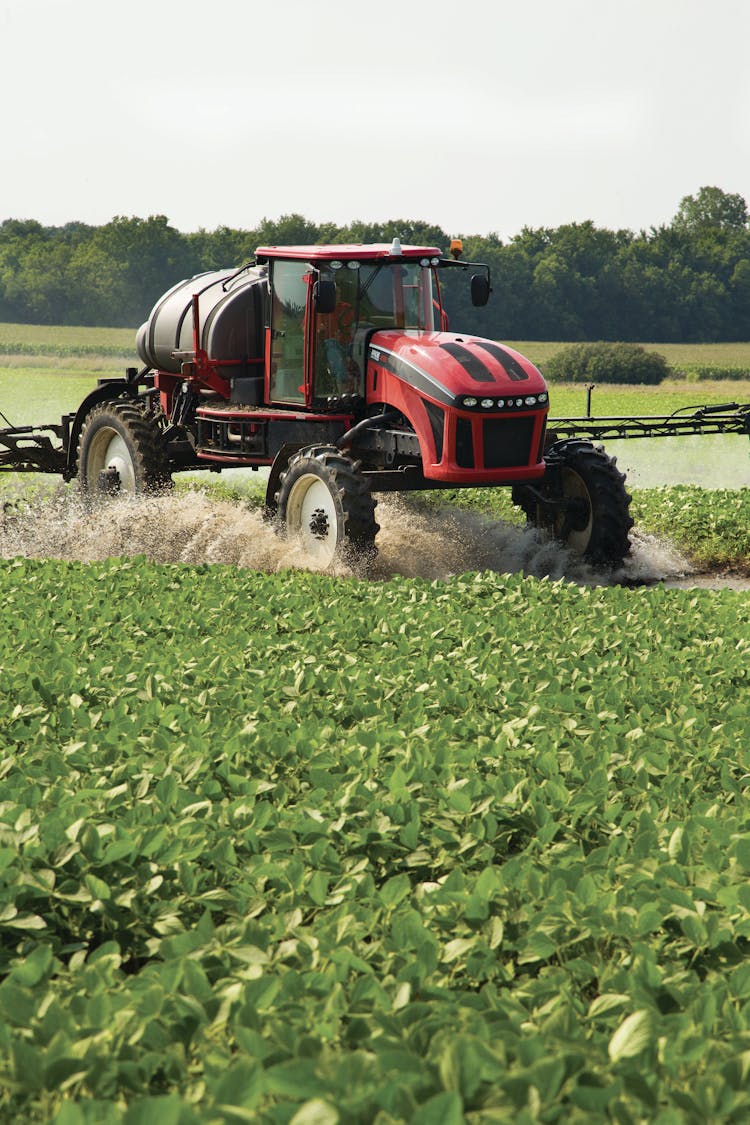 Absolutely, Positively Must Spray a Wet Field? Follow These Tips to Minimize Risk